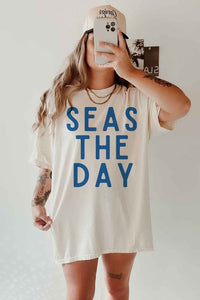 SEAS THE DAY OVERSIZED GRAPHIC TEE